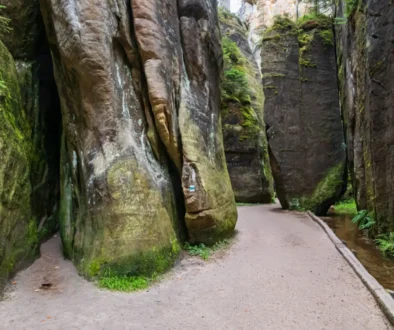 Adršpašsko-teplické skály - vlevo Myší díra