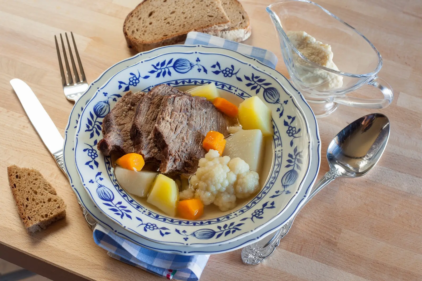 polévka v cibuláku