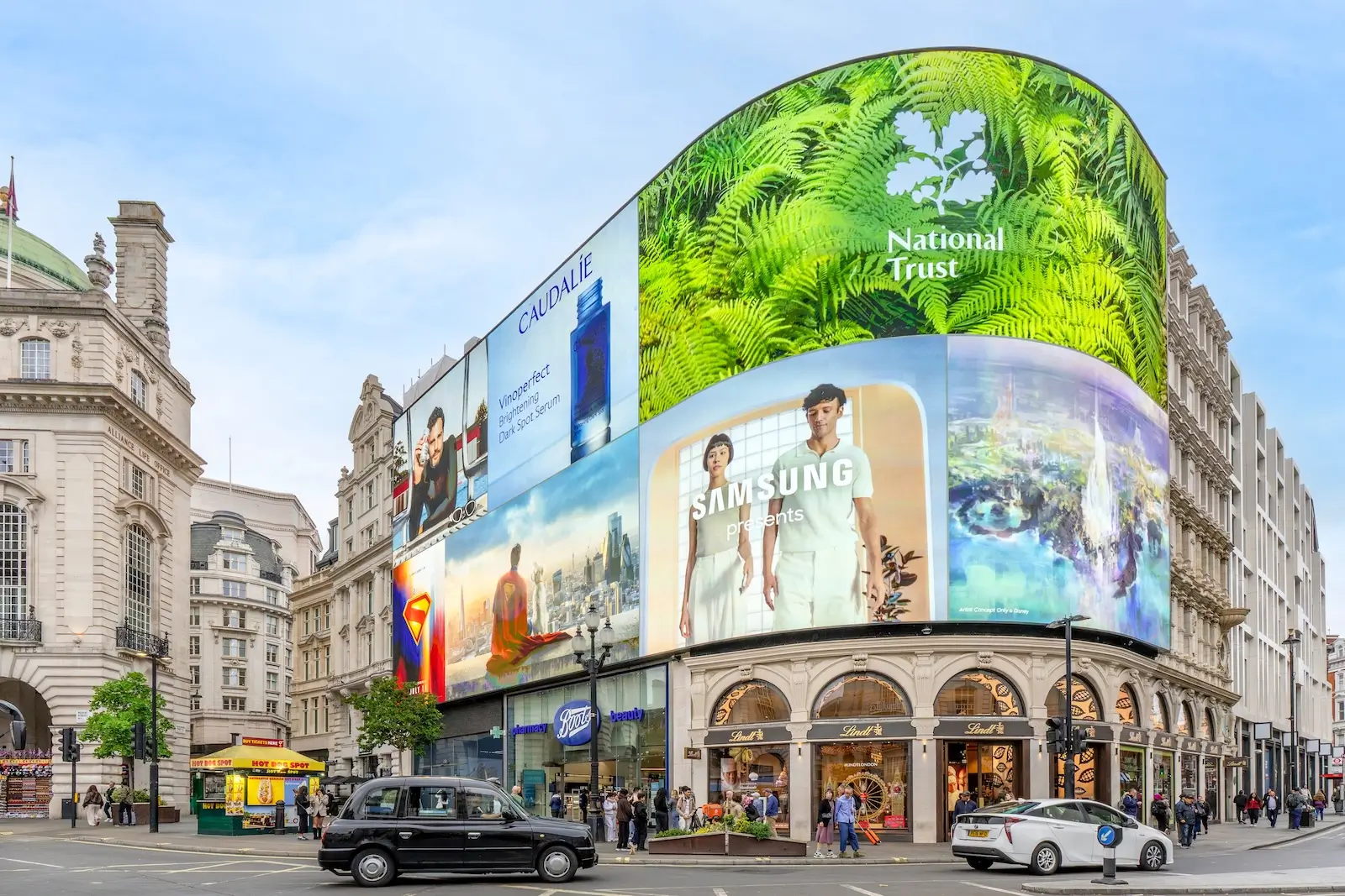Reklamy jsou na každém rohu. Zdroj: Shutterstock | TVGURU.cz reklama