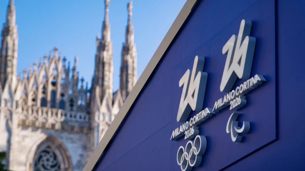 Cedule s olympijskými hrami v Miláně