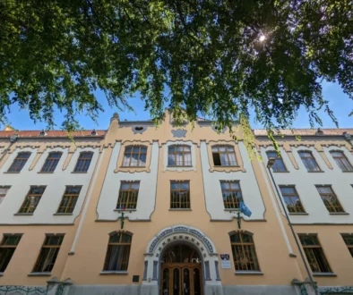 Budova gymnázia v Bratislavě