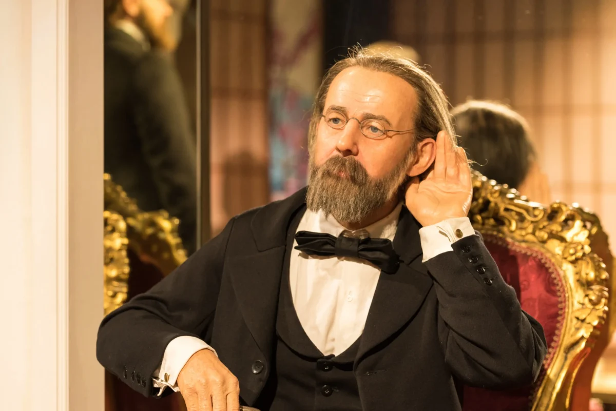 Hudební skladatel Bedřich Smetana jako vosková figurína.