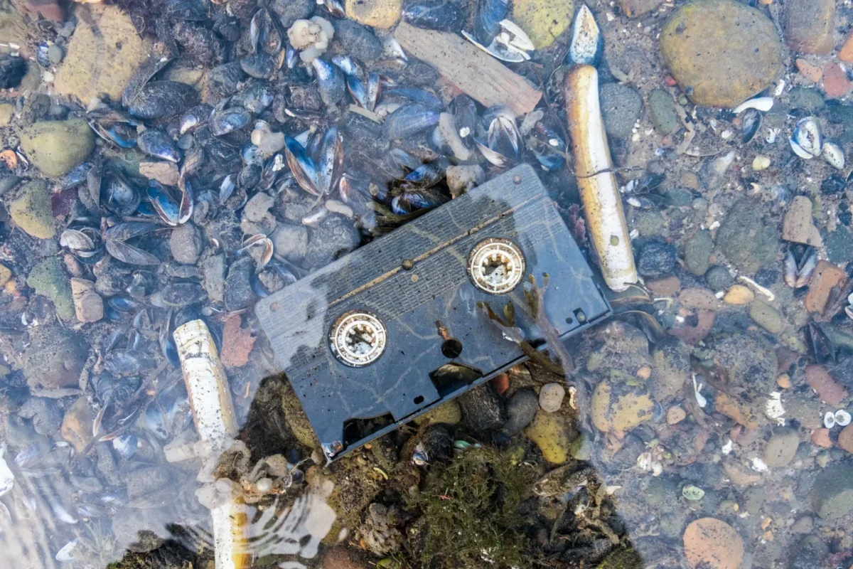 Videokazeta ve vodě