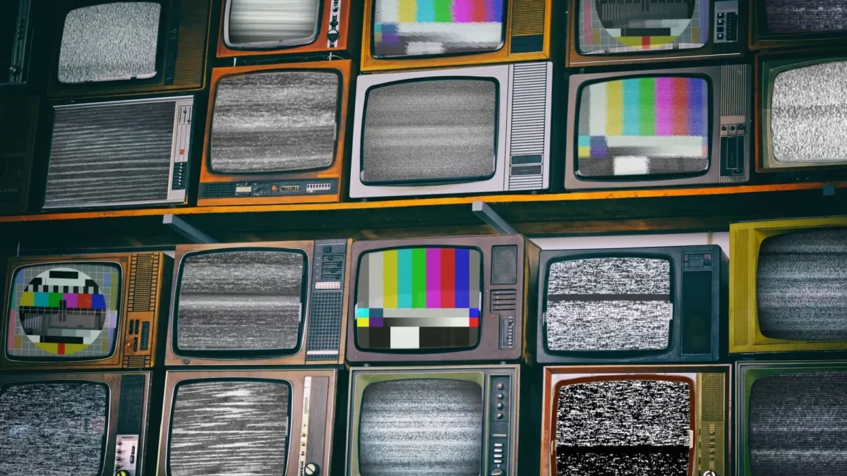 Zrnění na několika televizích