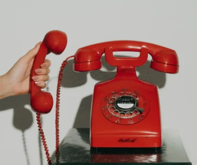 Přechodný typ mezi vintage a retro telefonem