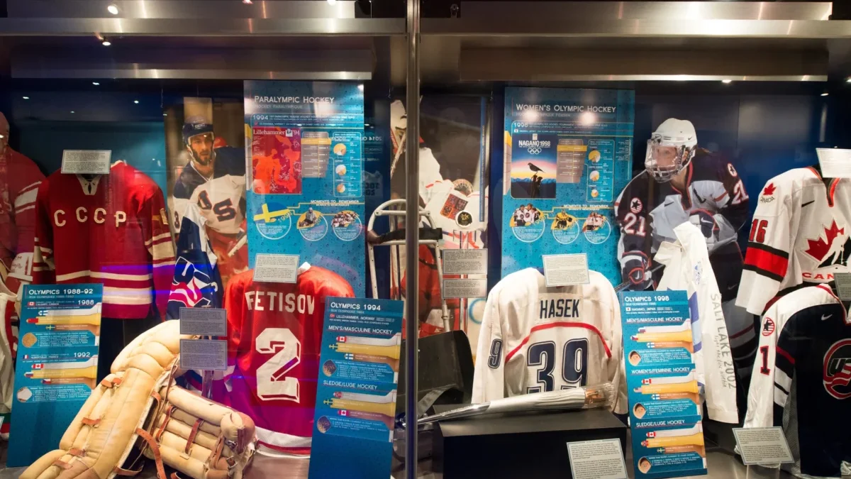 Vystavené hokejové předměty