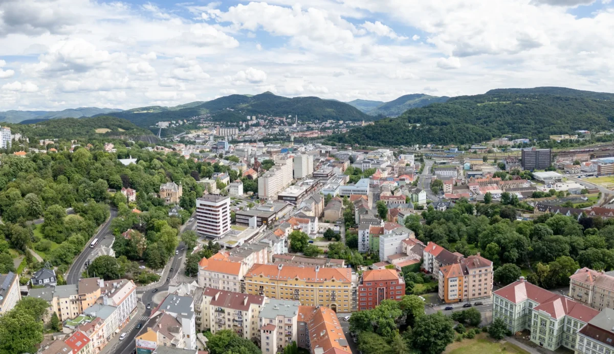shutterstock_2706415225 | TVGURU.cz Pohled na město Ústí nad Labem