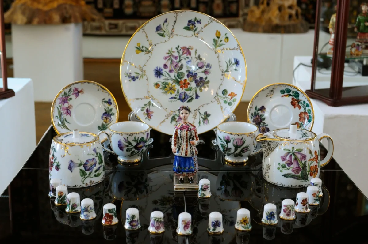 kompletní porcelánový set