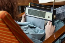 Nová rozhlasová stanice pro starší žáky a studenty míří do českého éteru. Zdroj: Shutterstock