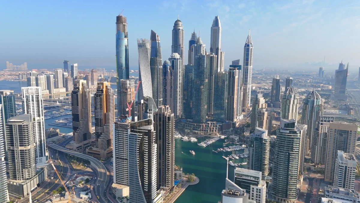 shutterstock_2451470299 | TVGURU.cz Dubai Marina