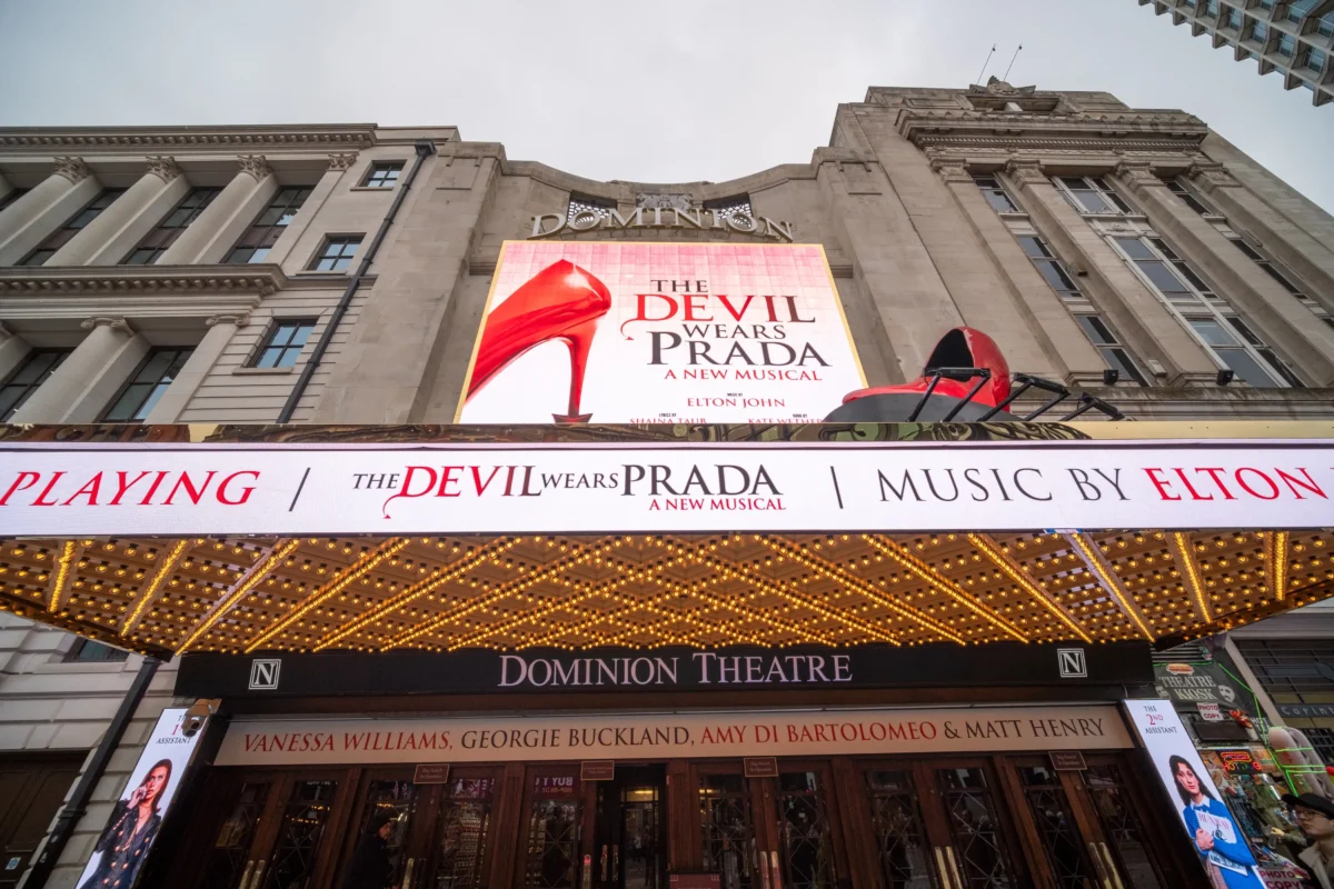 shutterstock_2547680745-2 | TVGURU.cz Reklama na Ďábel nosí Pradu