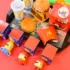 Happy Meal leží na stole.