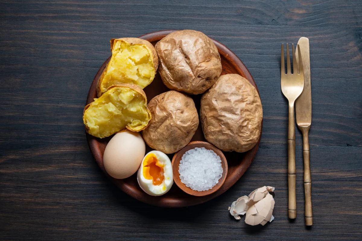 Brambory na loupačku doplněné o vejce