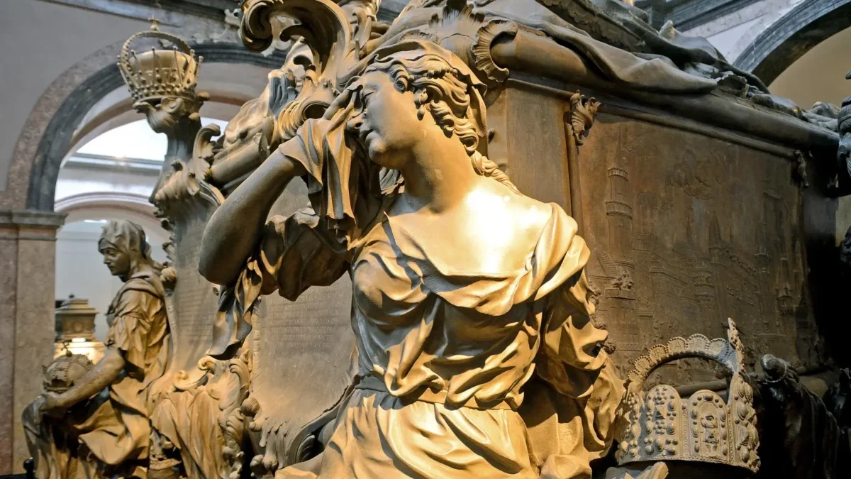 Hrobka se sochou Marie Terezie ve Vídni