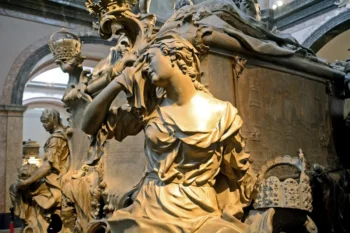 Hrobka se sochou Marie Terezie ve Vídni