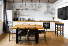 Může televize v kuchyni škodit, když ji jenom posloucháme? Víc než myslíte...