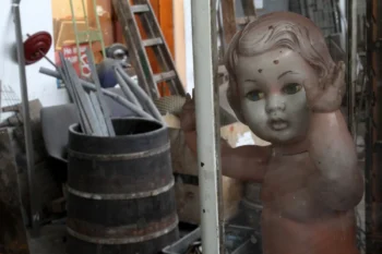 Strašidelná panenka