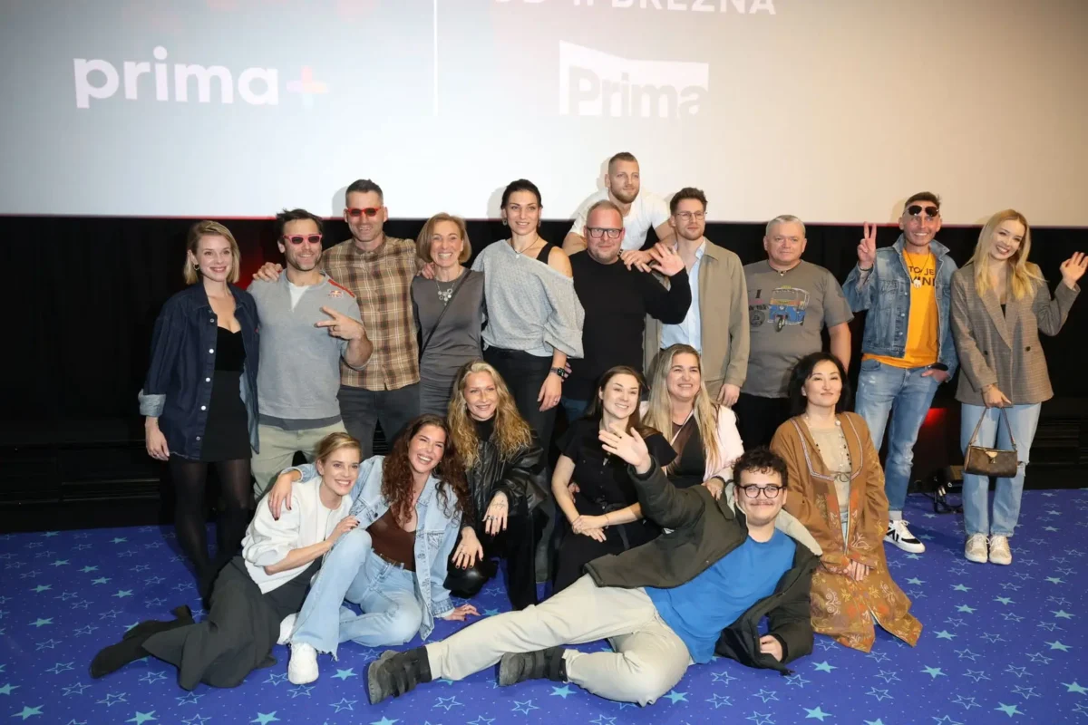 profimedia-1076663630 1 | TVGURU.cz lidé před plátnem