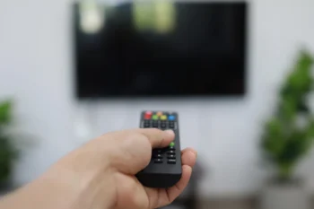 zapínání televize