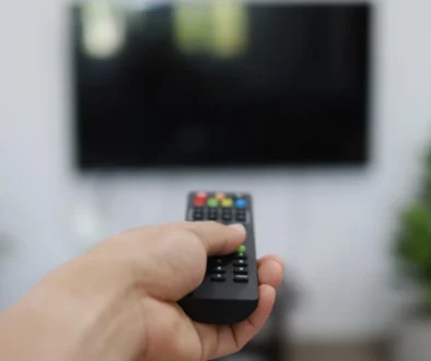 zapínání televize