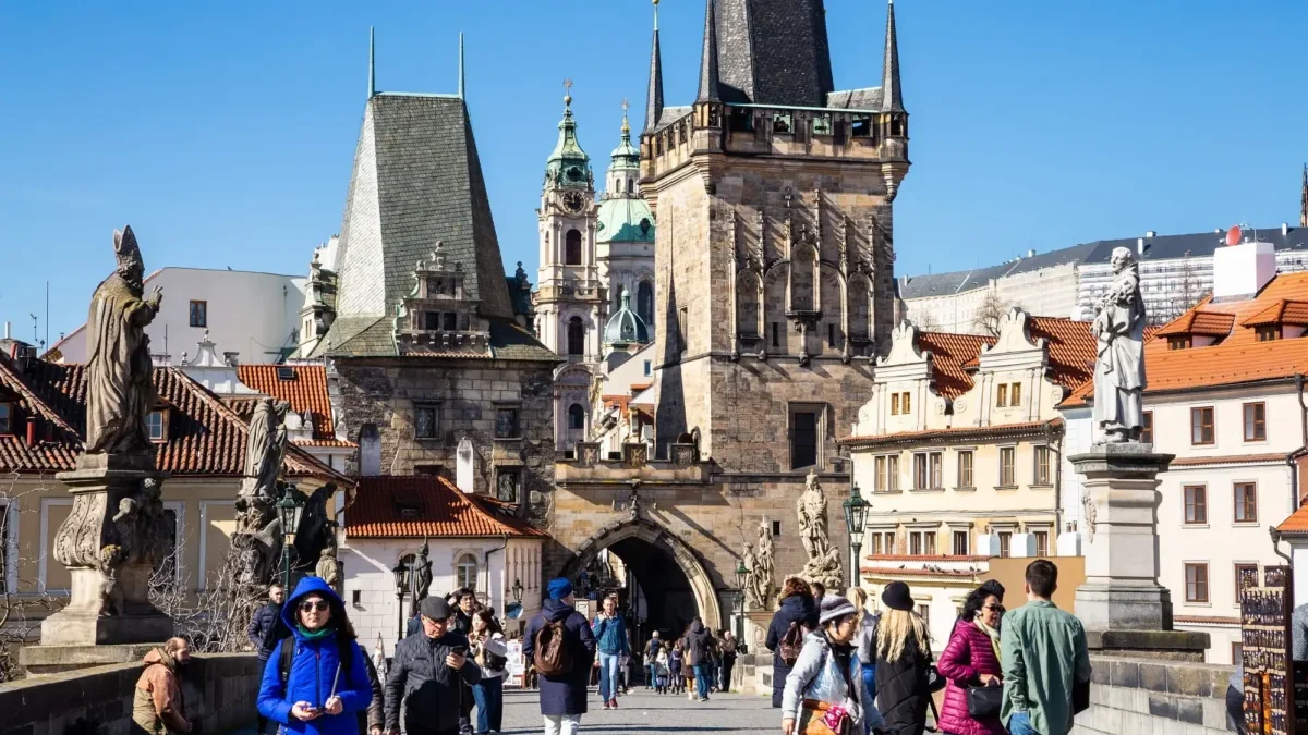 Víkendové počasí se vymkne kontrole, rozhodně neodpovídá dlouhodobému normálu. Zdroj: Shutterstock