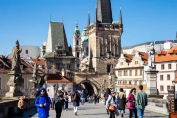 Víkendové počasí se vymkne kontrole, rozhodně neodpovídá dlouhodobému normálu. Zdroj: Shutterstock