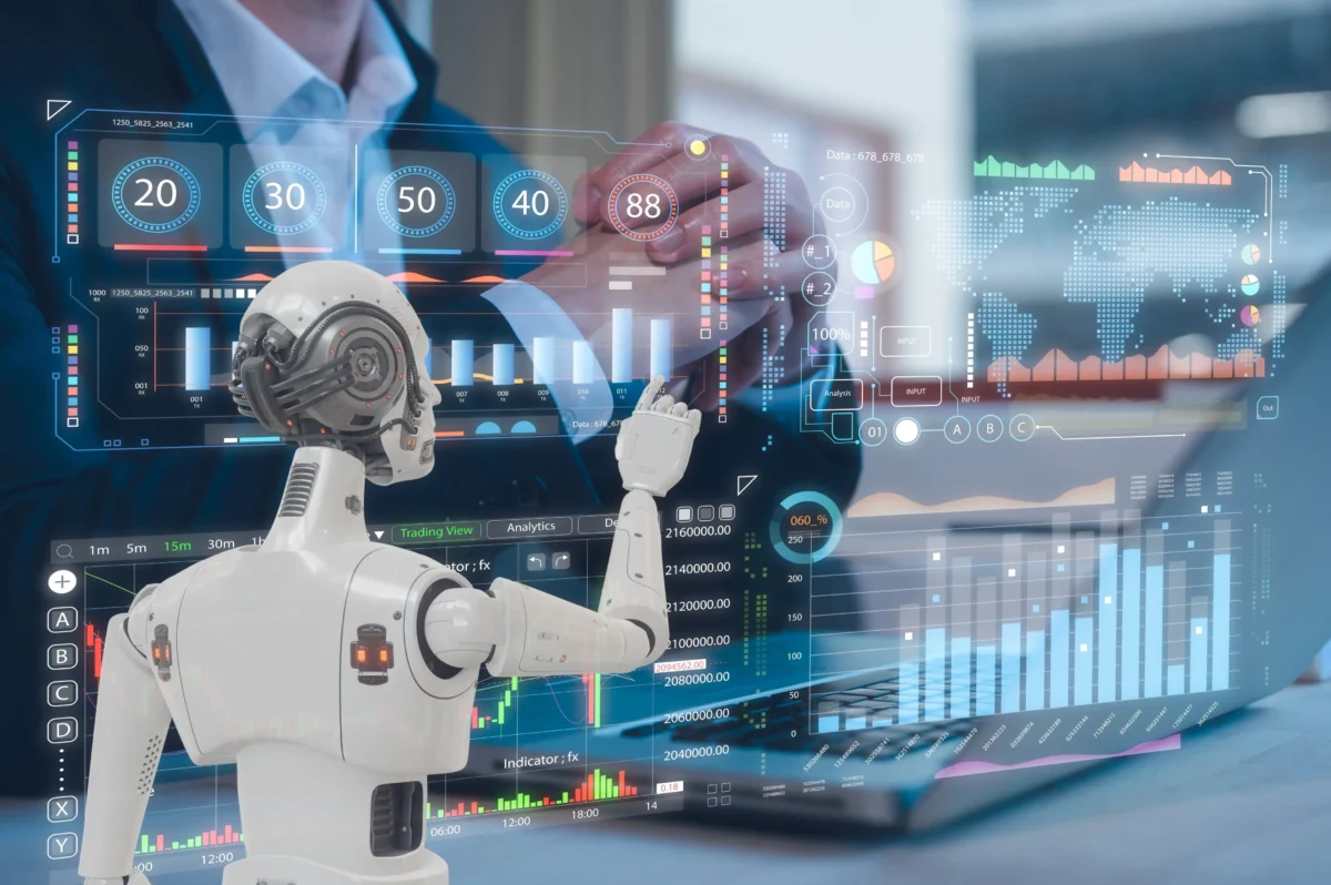 shutterstock_2520271477-2 | TVGURU.cz Robot si promítá různé grafy.