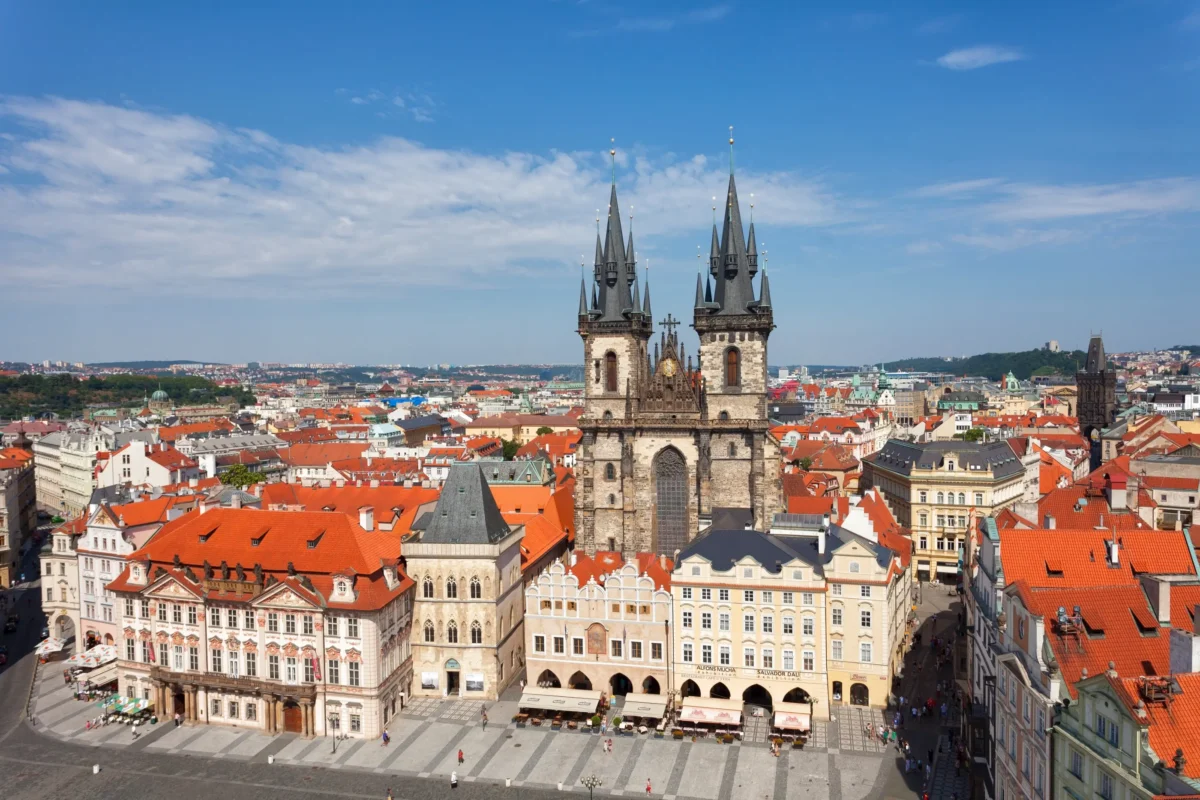 shutterstock_2743913809-2 | TVGURU.cz Pohled na Prahu