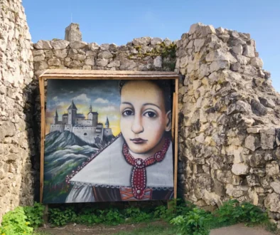 Trosky hradu s obrazem Čachtické paní