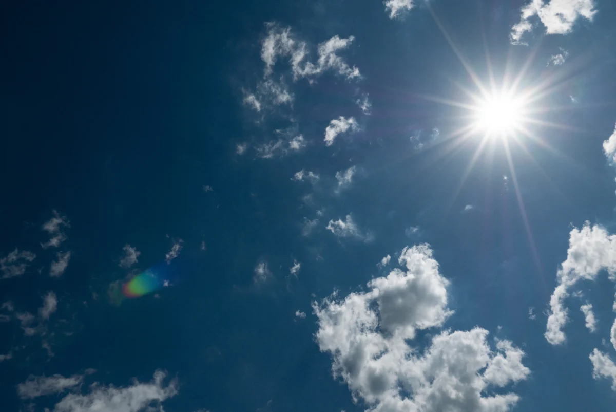 shutterstock_2684792737-převedeno-z-jpg | TVGURU.cz slunečné počasí