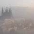 Pražský hrad v mlhavém ránu