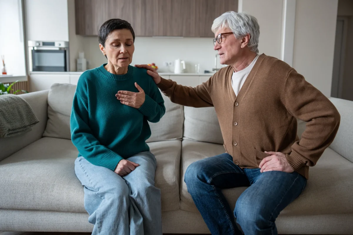 senioři spolu mluví