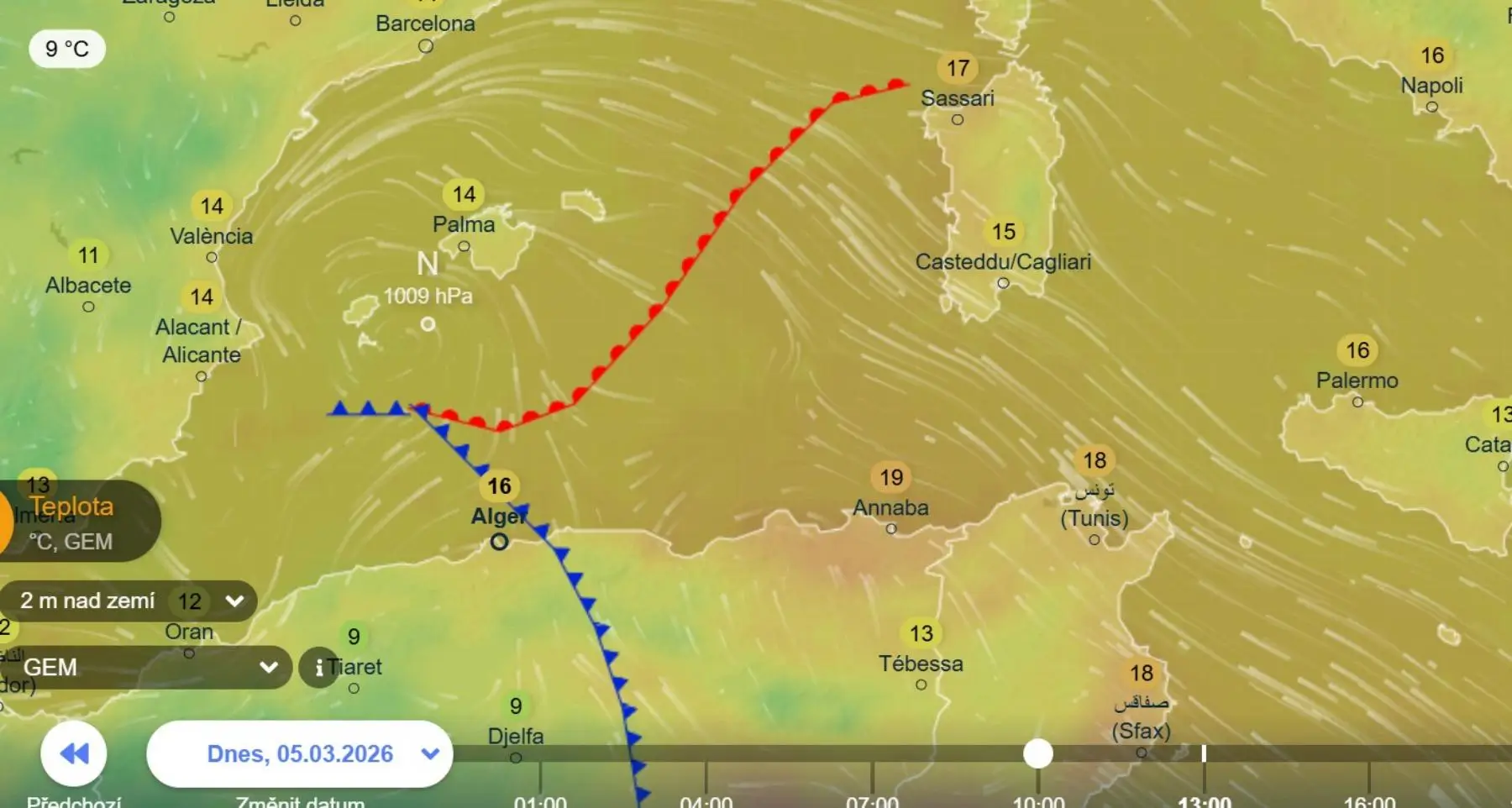 Zde červená slouží jako označení teplé fronty, která se nad Středozemním mořem co nevidět střetně s frontou studenou