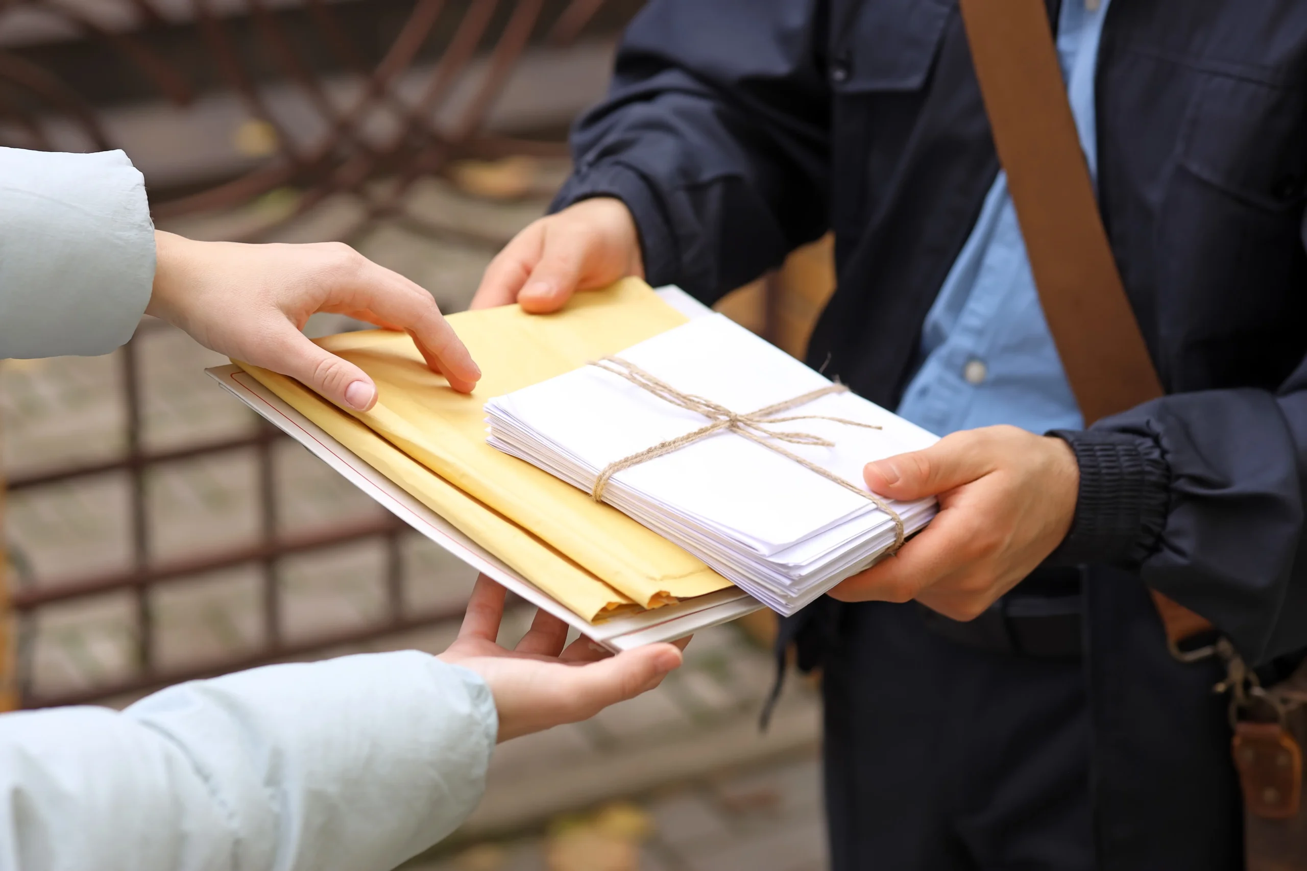 Doručení balíku do ruky 