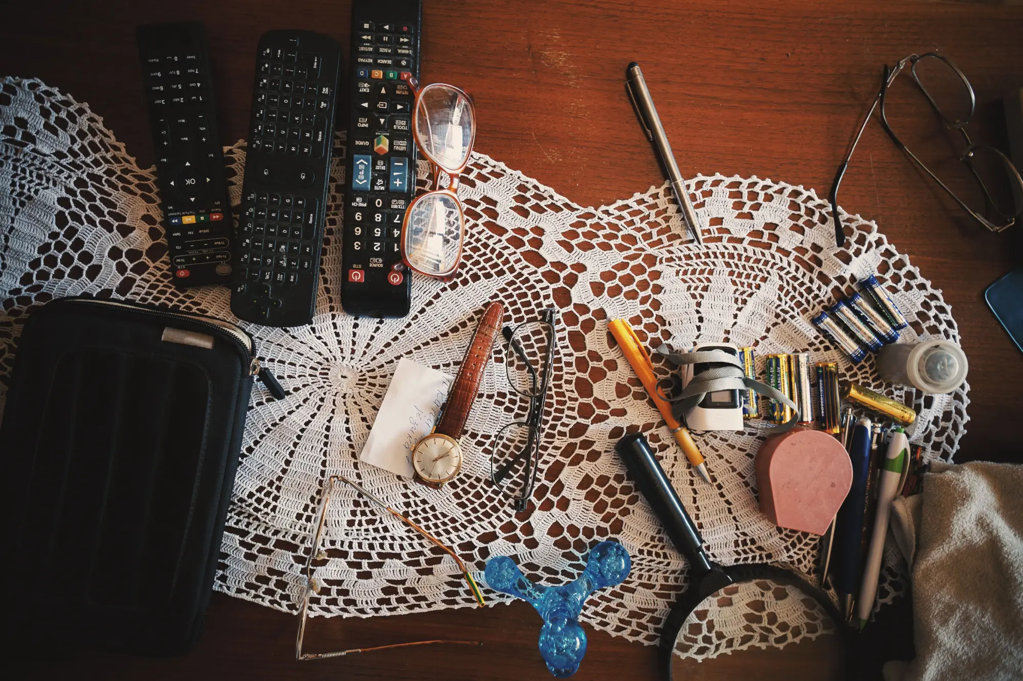 konferenční stolek u babičky