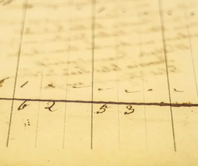 Staré matriční knihy nebo dokumenty jsou zdrojem zajímavých věcí. Zdroj: Shutterstock