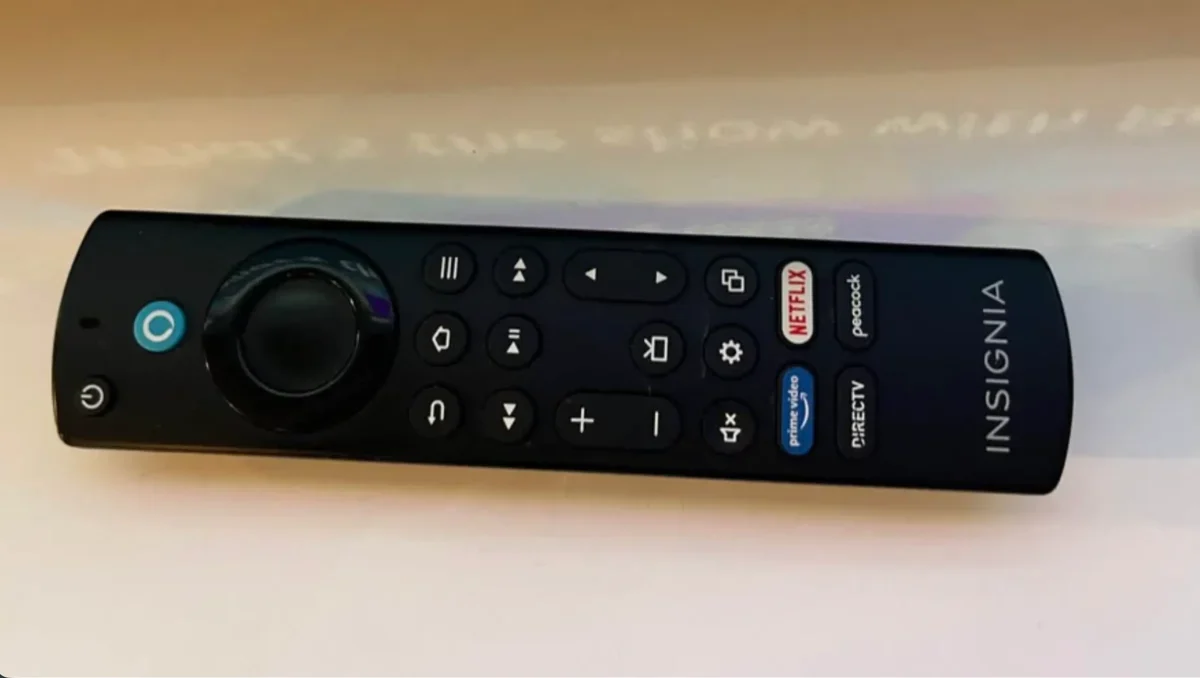 dálkový ovladač na stole