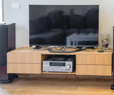 Televize s vybavením