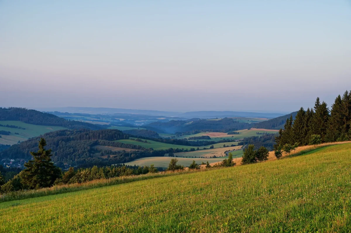 V Orlických horách vznikl jeden z nejznámějších obrazů přelomu 19. a 20. století. Zdroj: Shutterstock