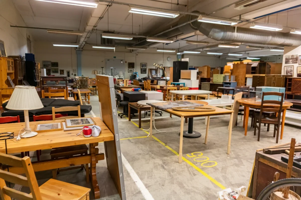 Prodejna s nábytkem.