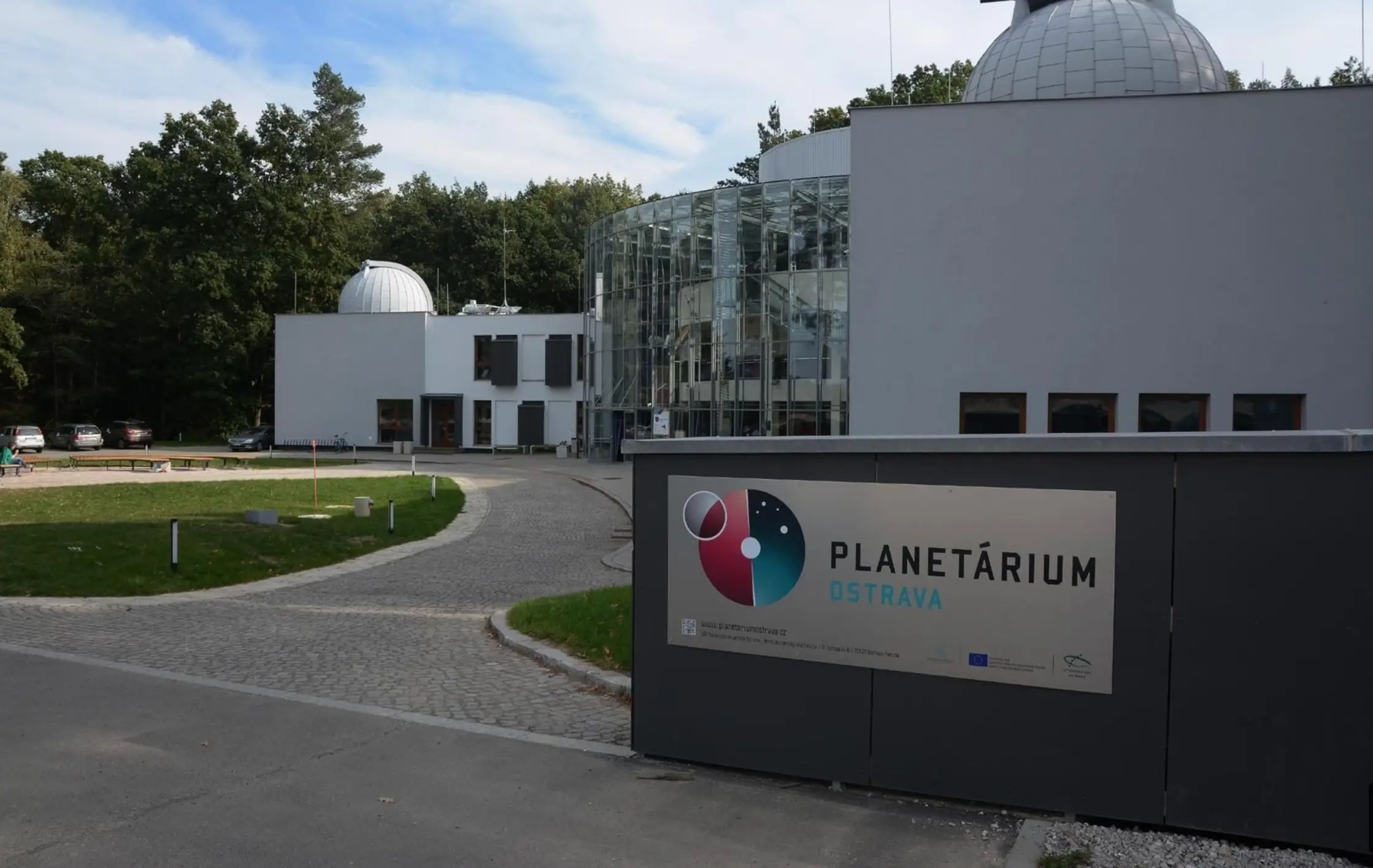 planetárium Ostrava foto z venku