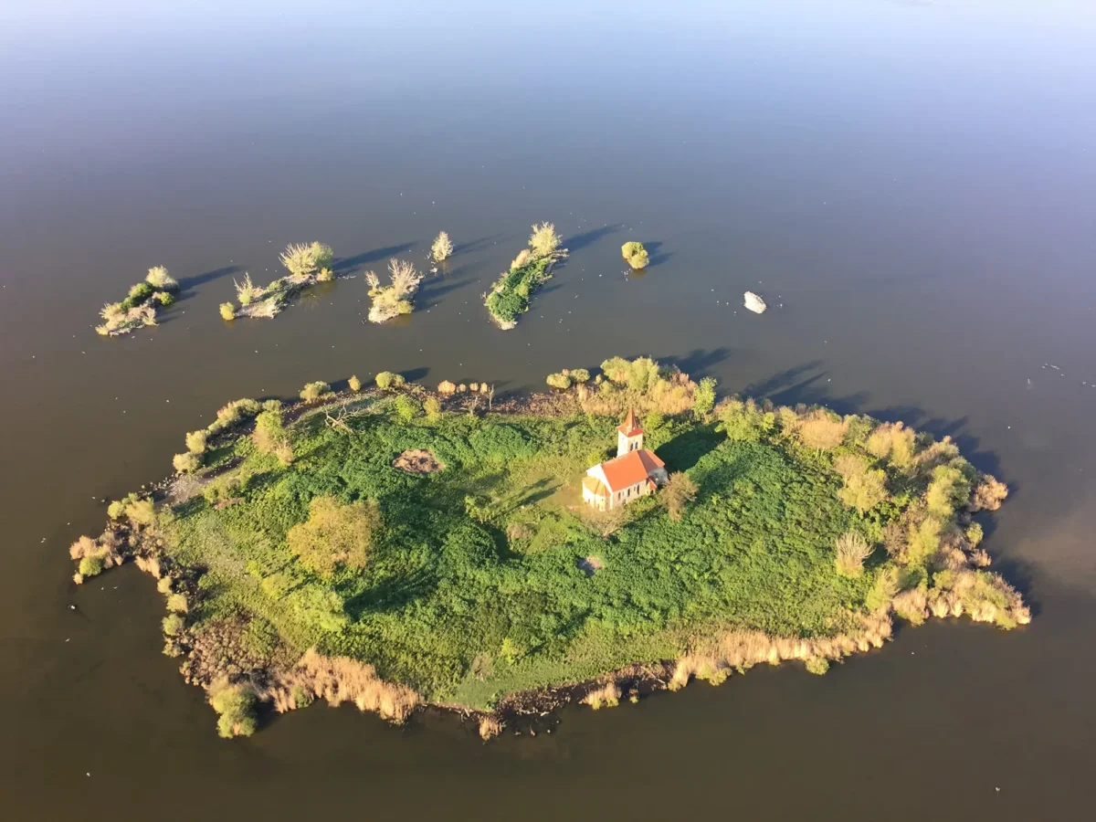 kostel sv. Linharta ze vzduchu