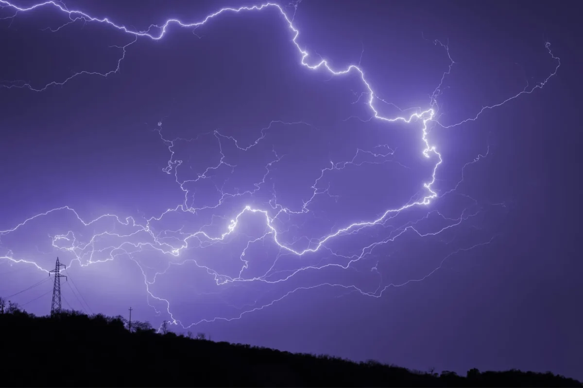 silná letní bouřka