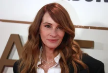 Julia Roberts pózuje na fotku.