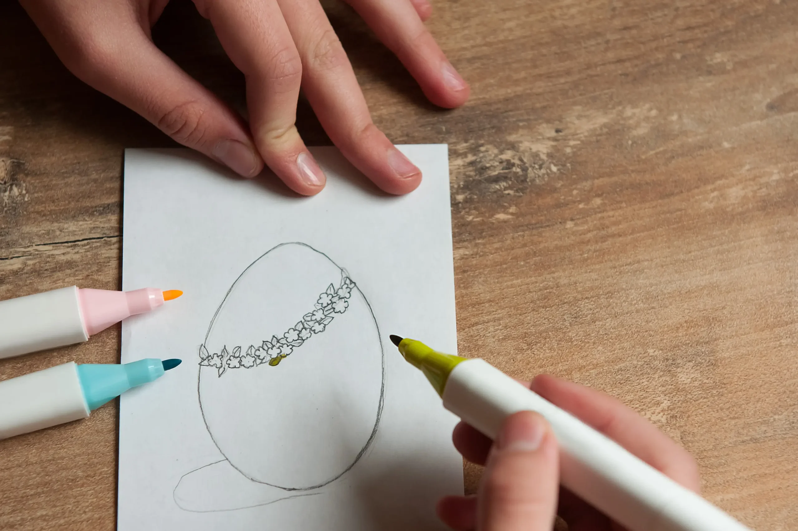 Malování vajíčka na papír