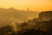 Nebe, jaké panovalo nad Instanbulem, se může objevit i nad Českem. Zdroj: Shutterstock