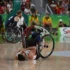 Převrácený paralympijský basketbalista