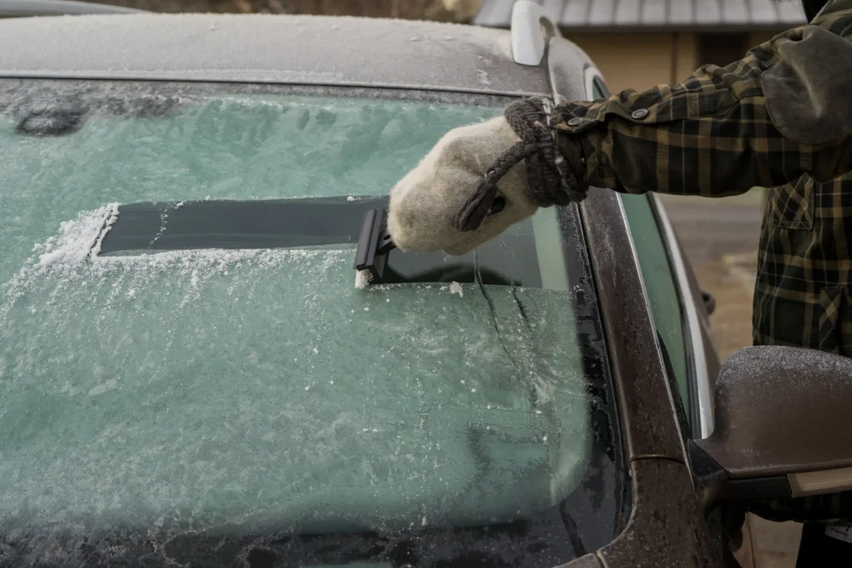 škrábání předního skla