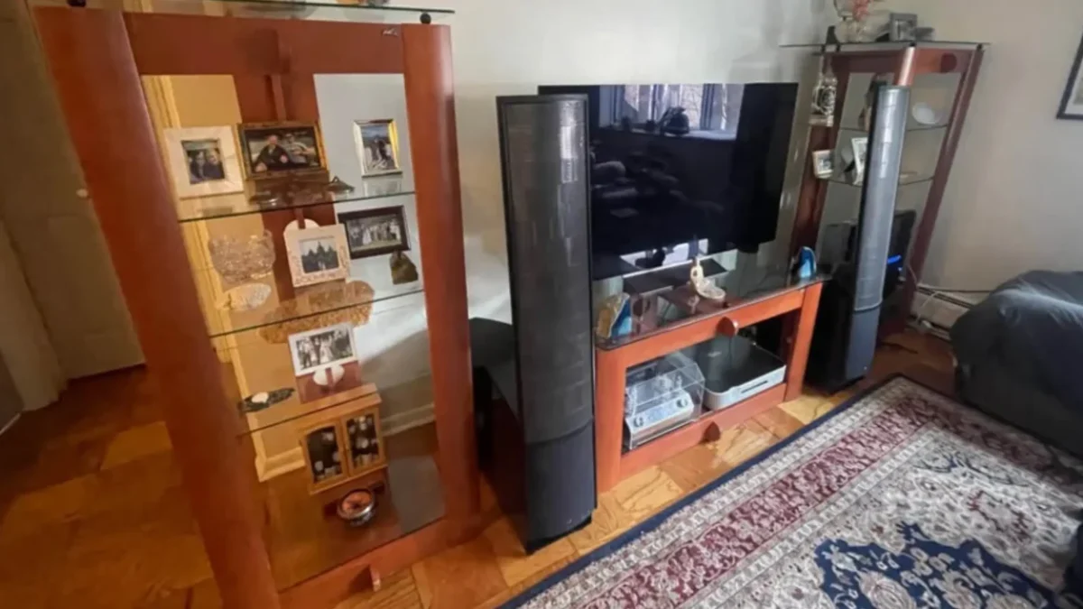 obývací pokoj s televizí