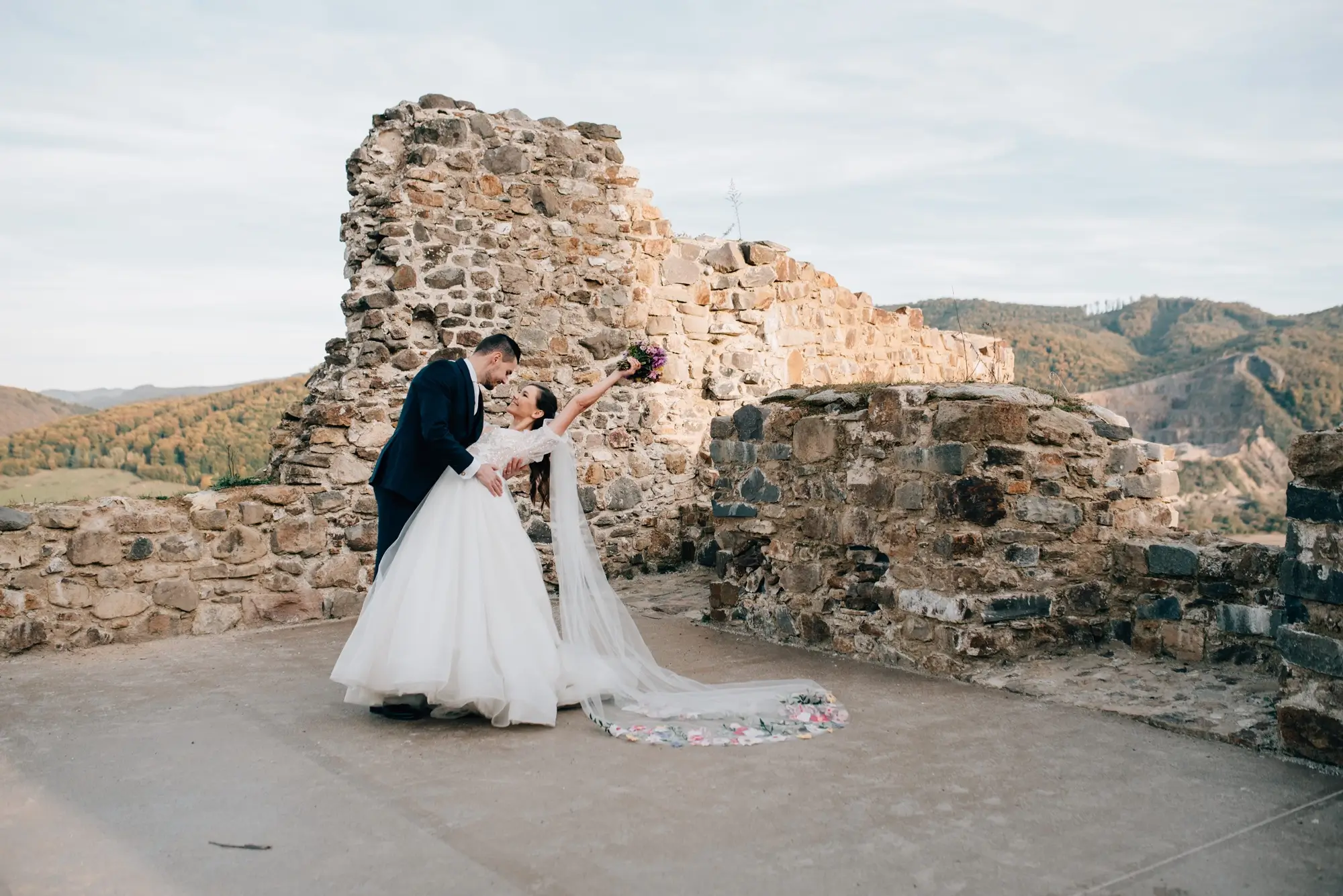 Linii příjmení může přerušit třeba svatba. Zdroj: Shutterstock